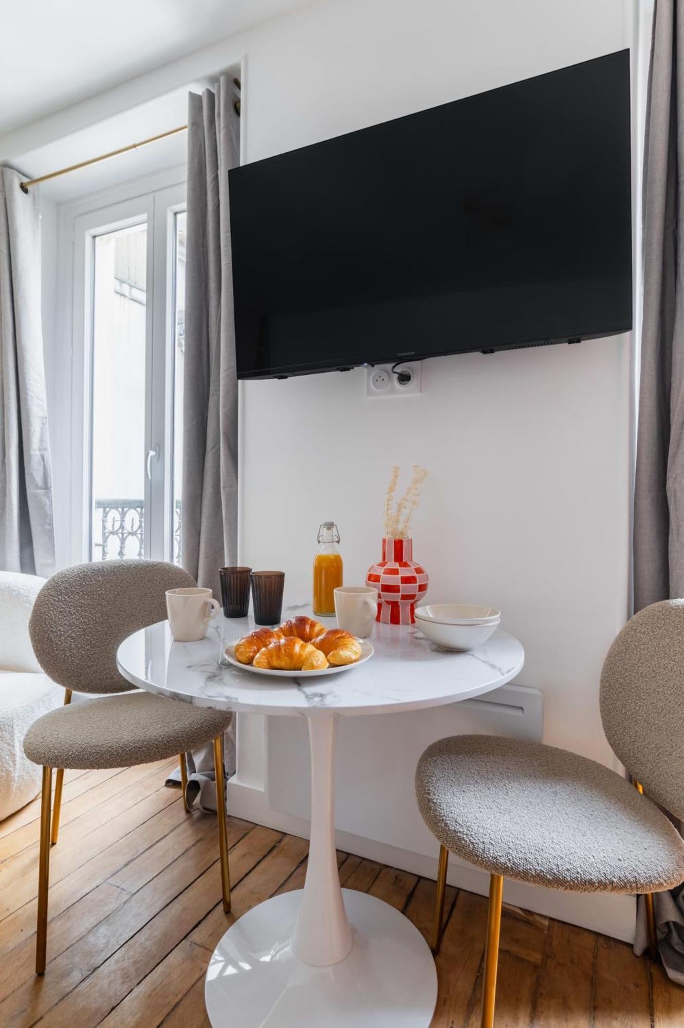 Grand Studio Refait A Neuf Paris 16 - 4P - Flat-Guest Eksteriør billede